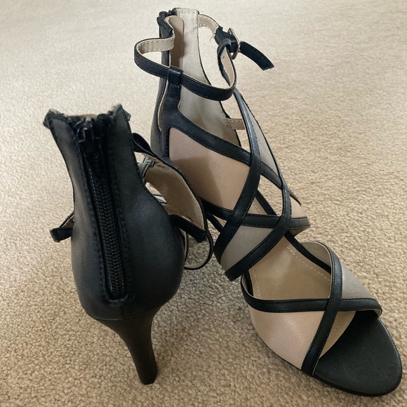 Multi color heels - Picture 2 of 3